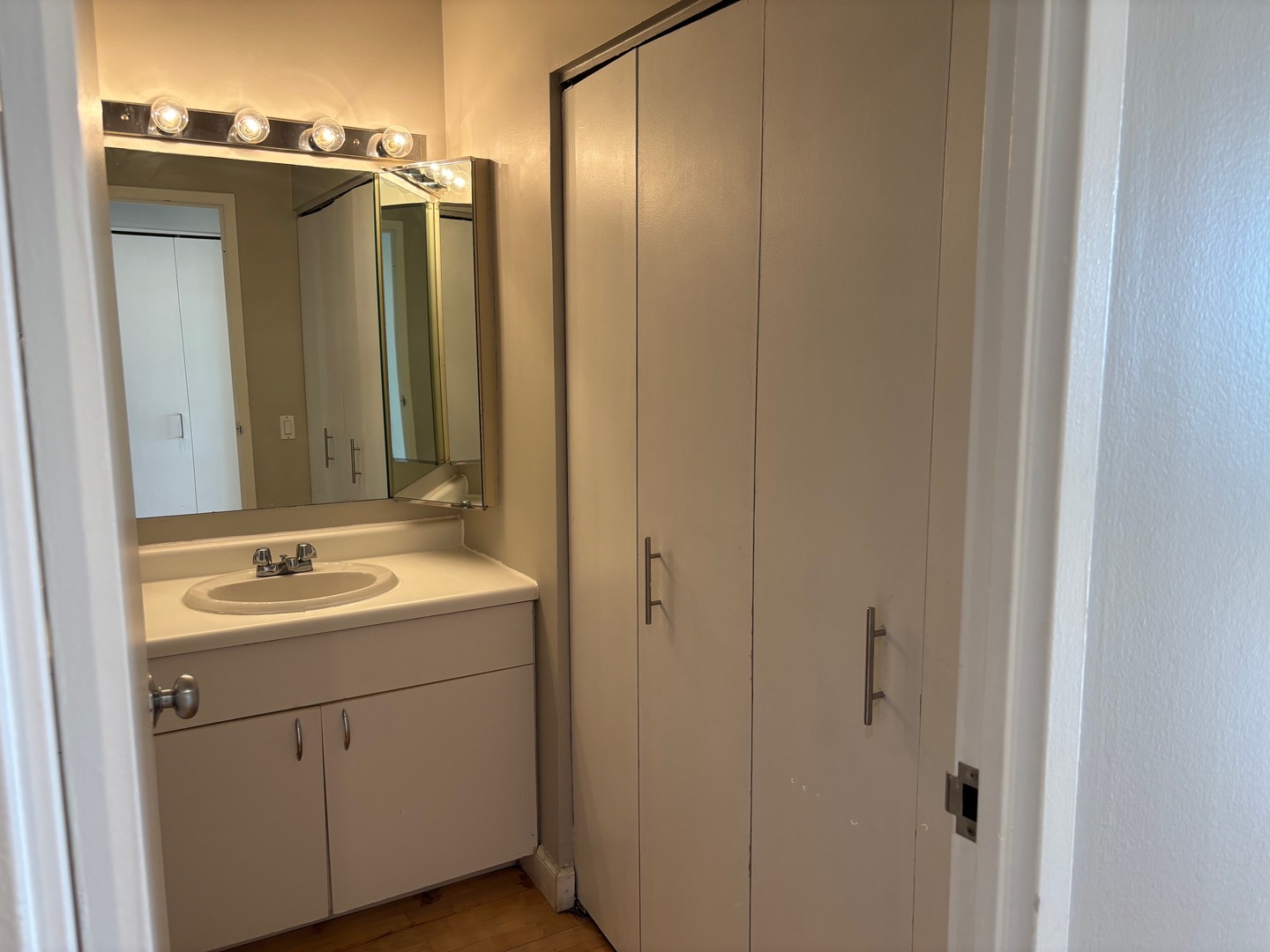 5320 North Sheridan Road, Unit 1610 Chicago, IL 60640 - Photo 15 of 18