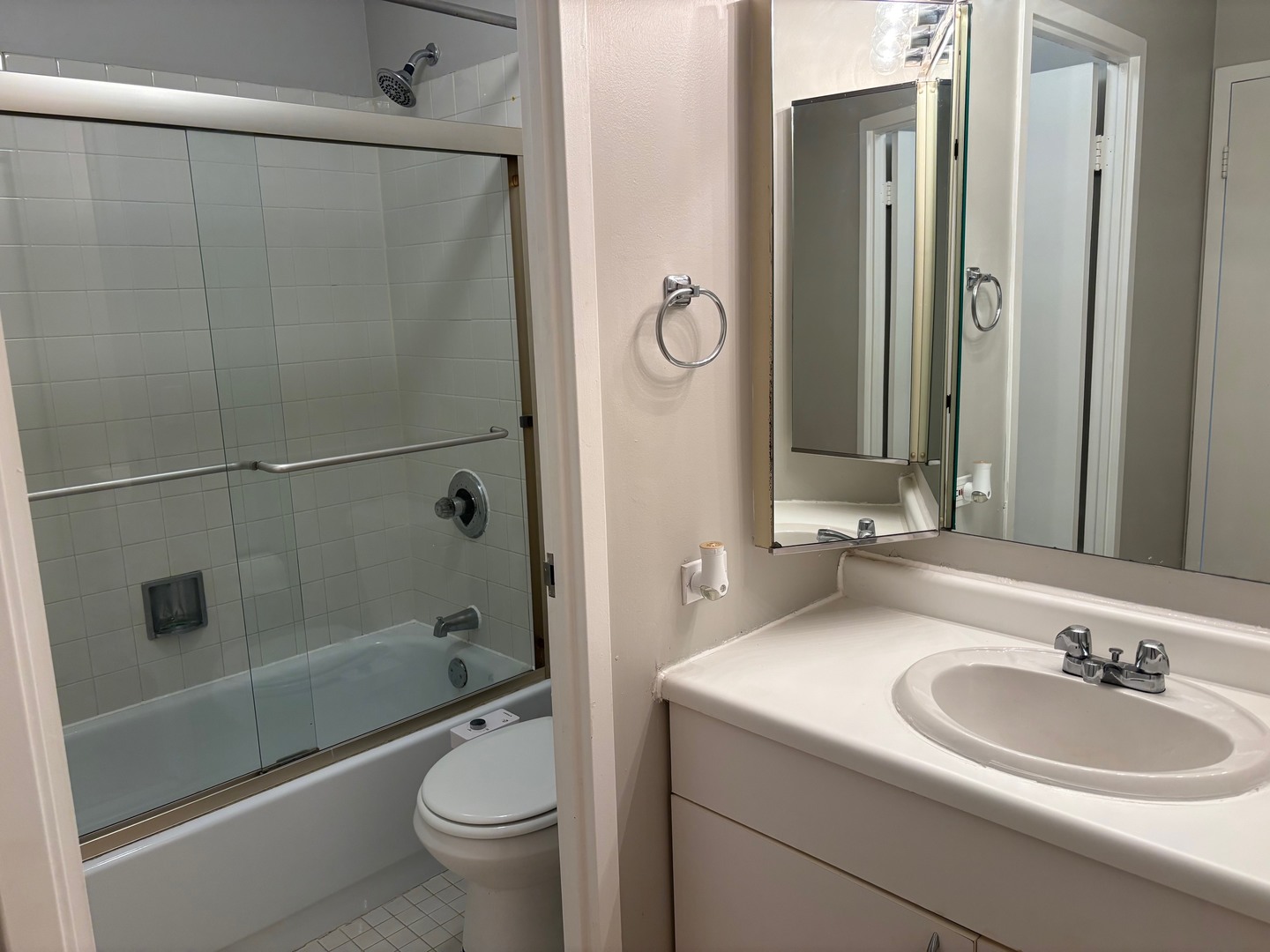 5320 North Sheridan Road, Unit 1610 Chicago, IL 60640 - Photo 16 of 18