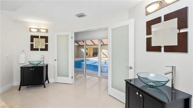 $1,000,000 | 1580 16th Street Northeast, Naples, FL 34120