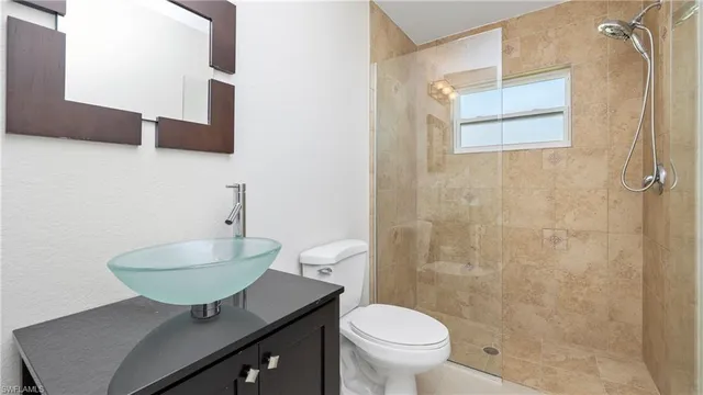 $1,000,000 | 1580 16th Street Northeast, Naples, FL 34120