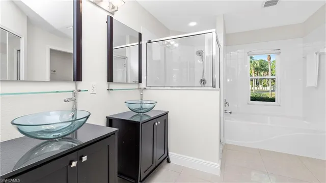 $1,000,000 | 1580 16th Street Northeast, Naples, FL 34120