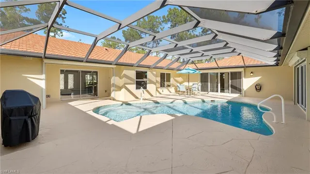 $1,000,000 | 1580 16th Street Northeast, Naples, FL 34120