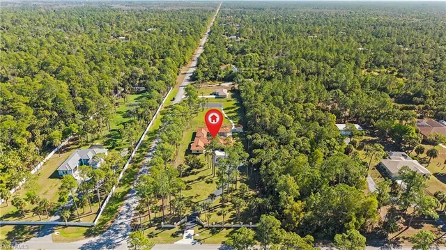 $1,000,000 | 1580 16th Street Northeast, Naples, FL 34120