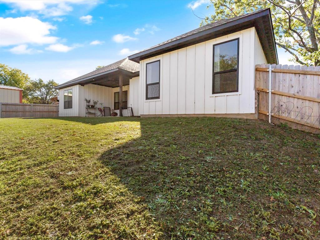 703 Ridgeway Road Joshua, TX 76058 - Photo 7 of 32