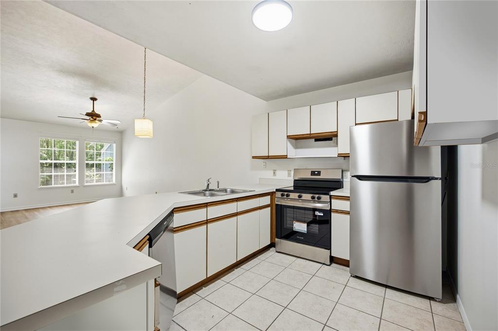 218 Northwest 50th Boulevard, Unit K Gainesville, FL 32607 - Photo 12 of 40