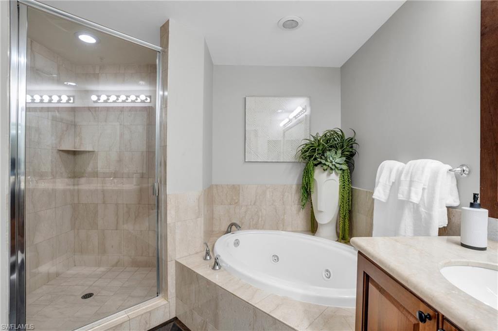 985 Sandpiper Street, Unit I103 Naples, FL 34102 - Photo 15 of 32