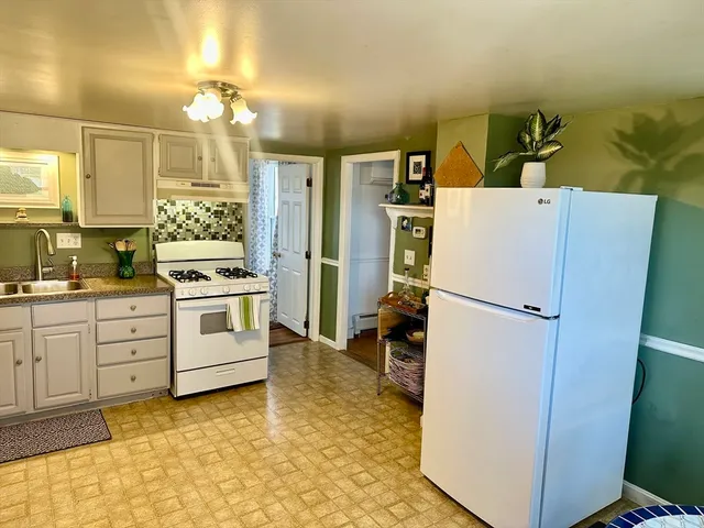 $329,900 | 41 Old Ferry Road, Northampton, MA 01060