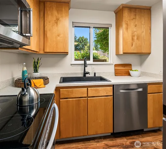 $445,000 | 10037 Northeast 138th Place, Unit D7, Kirkland, WA 98034