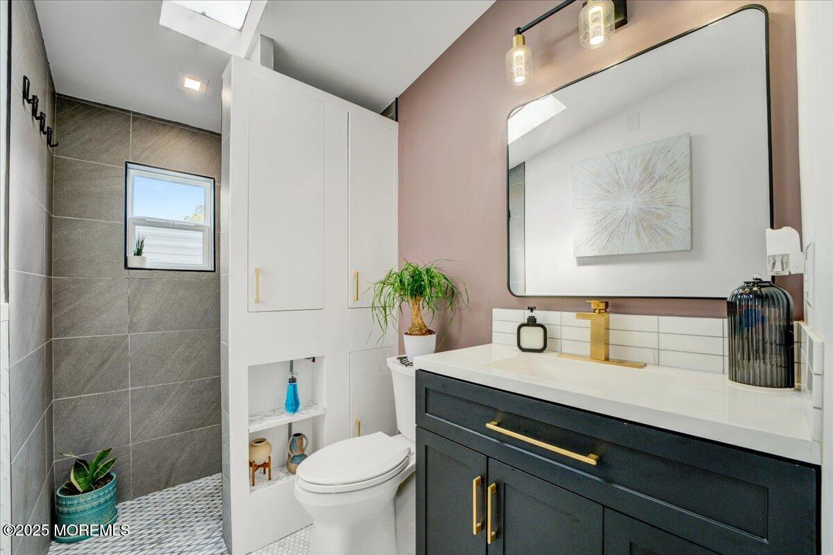 1820 State Rte 35, Unit 25 Wall, NJ 07719 - Photo 14 of 23 17-Bathroom