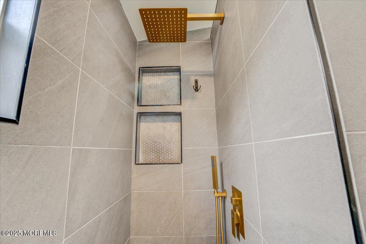 1820 State Rte 35, Unit 25 Wall, NJ 07719 - Photo 15 of 23 18-Bathroom