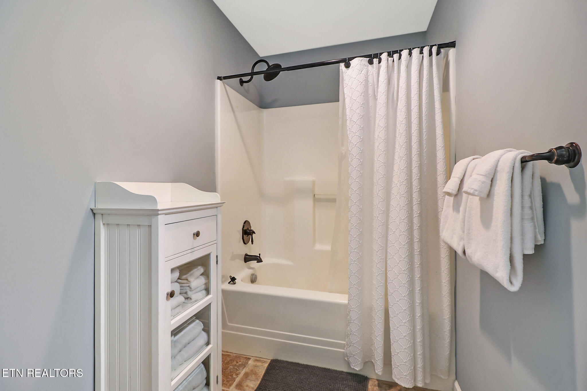 636 Timber View Road Pikeville, TN 37367 - Photo 19 of 43 Master Bathroom