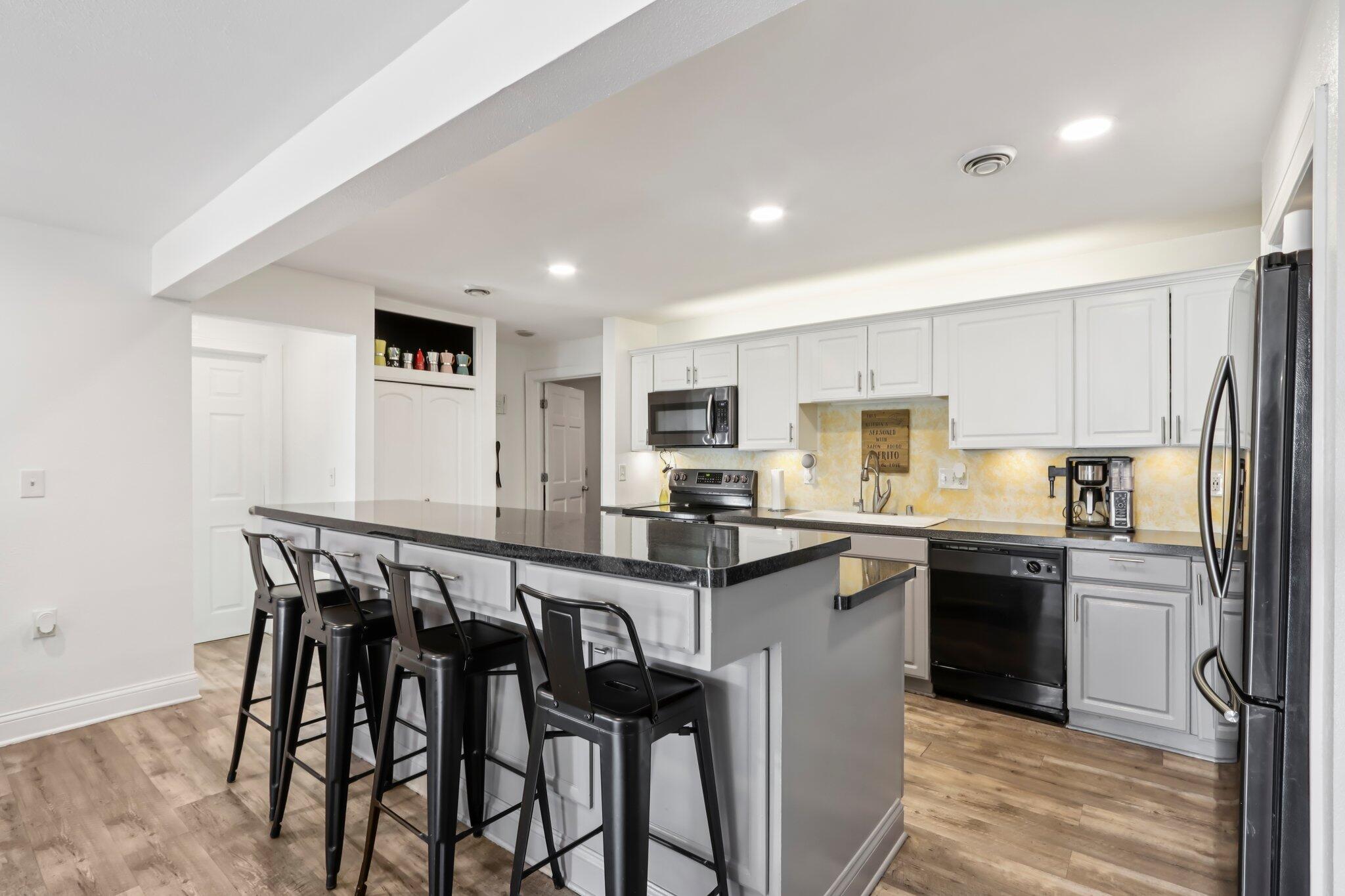 9205 South Chicago Road Oak Creek, WI 53154 - Photo 12 of 48 Kitchen