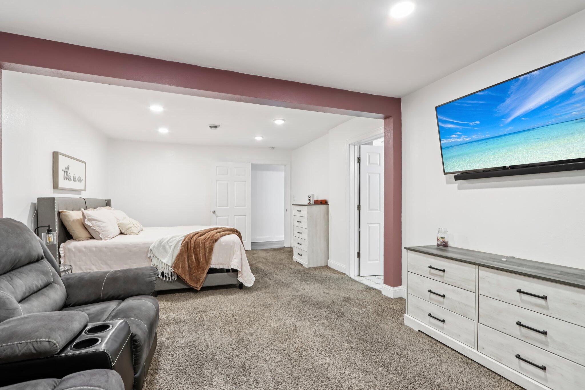 9205 South Chicago Road Oak Creek, WI 53154 - Photo 16 of 48 Master bedroom