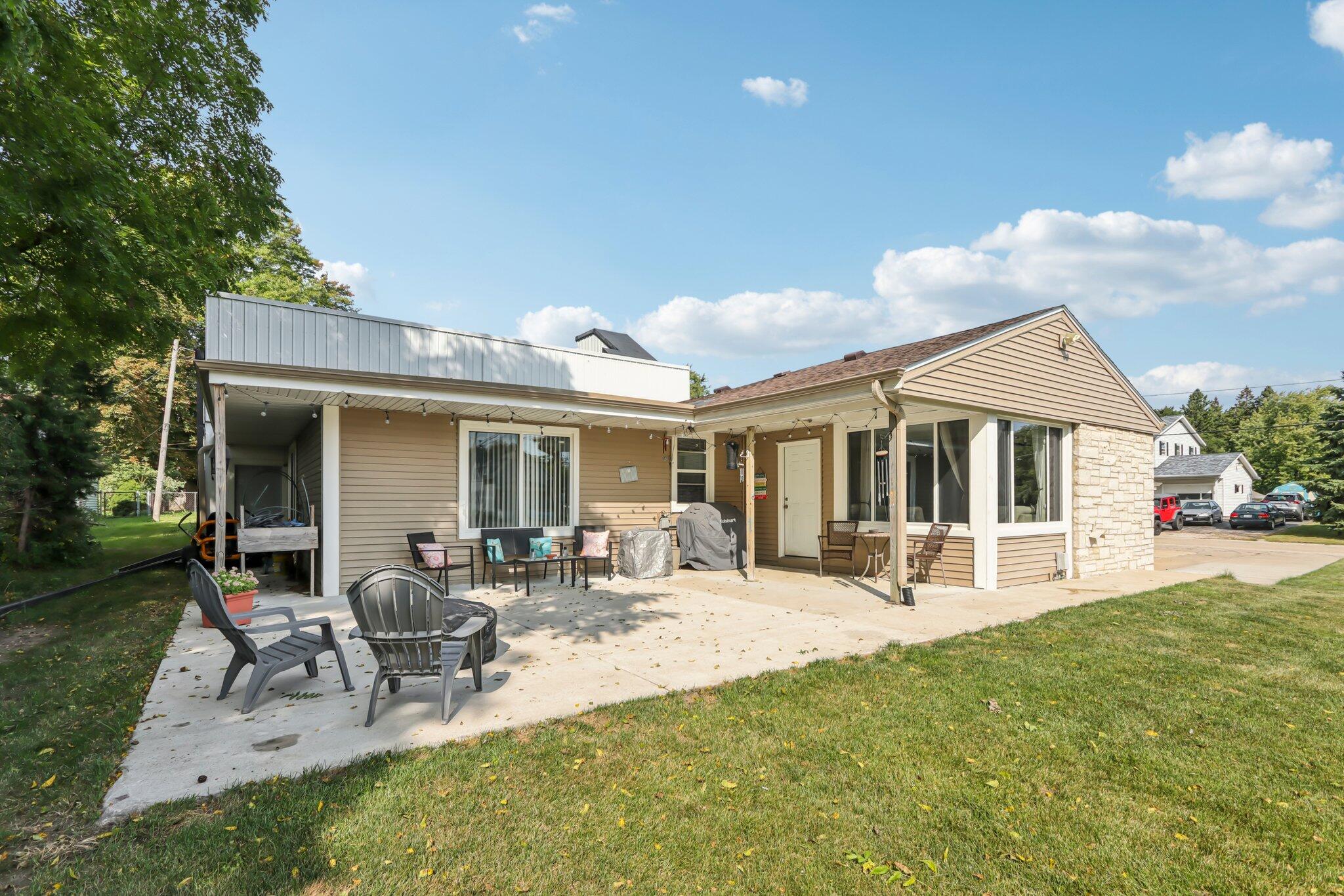 9205 South Chicago Road Oak Creek, WI 53154 - Photo 27 of 48 Patio