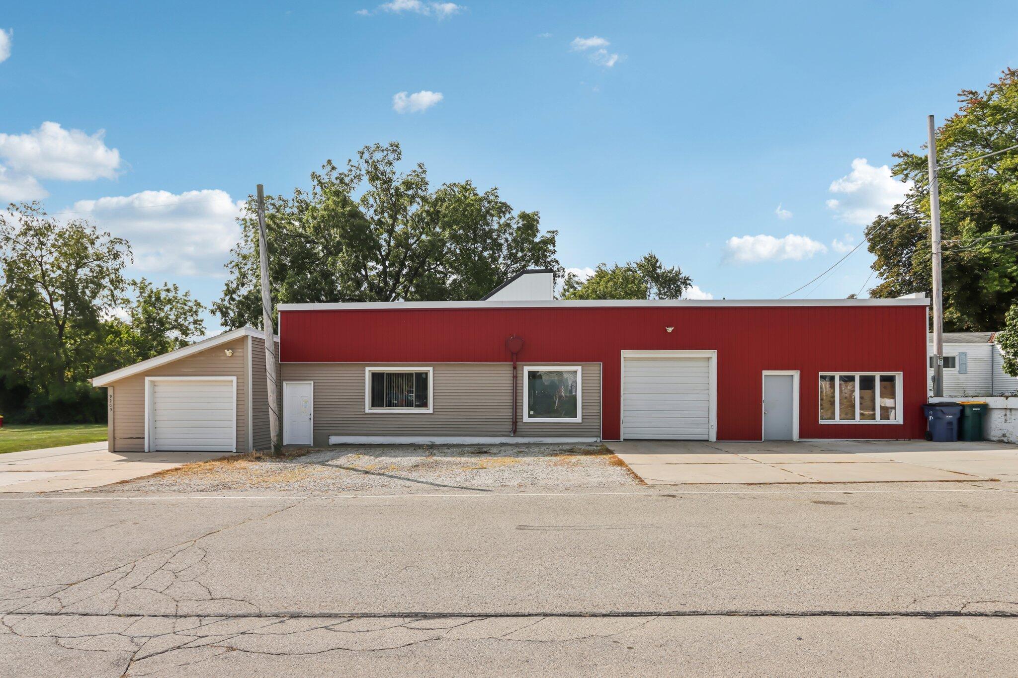 9205 South Chicago Road Oak Creek, WI 53154 - Photo 44 of 48 Shop and garage