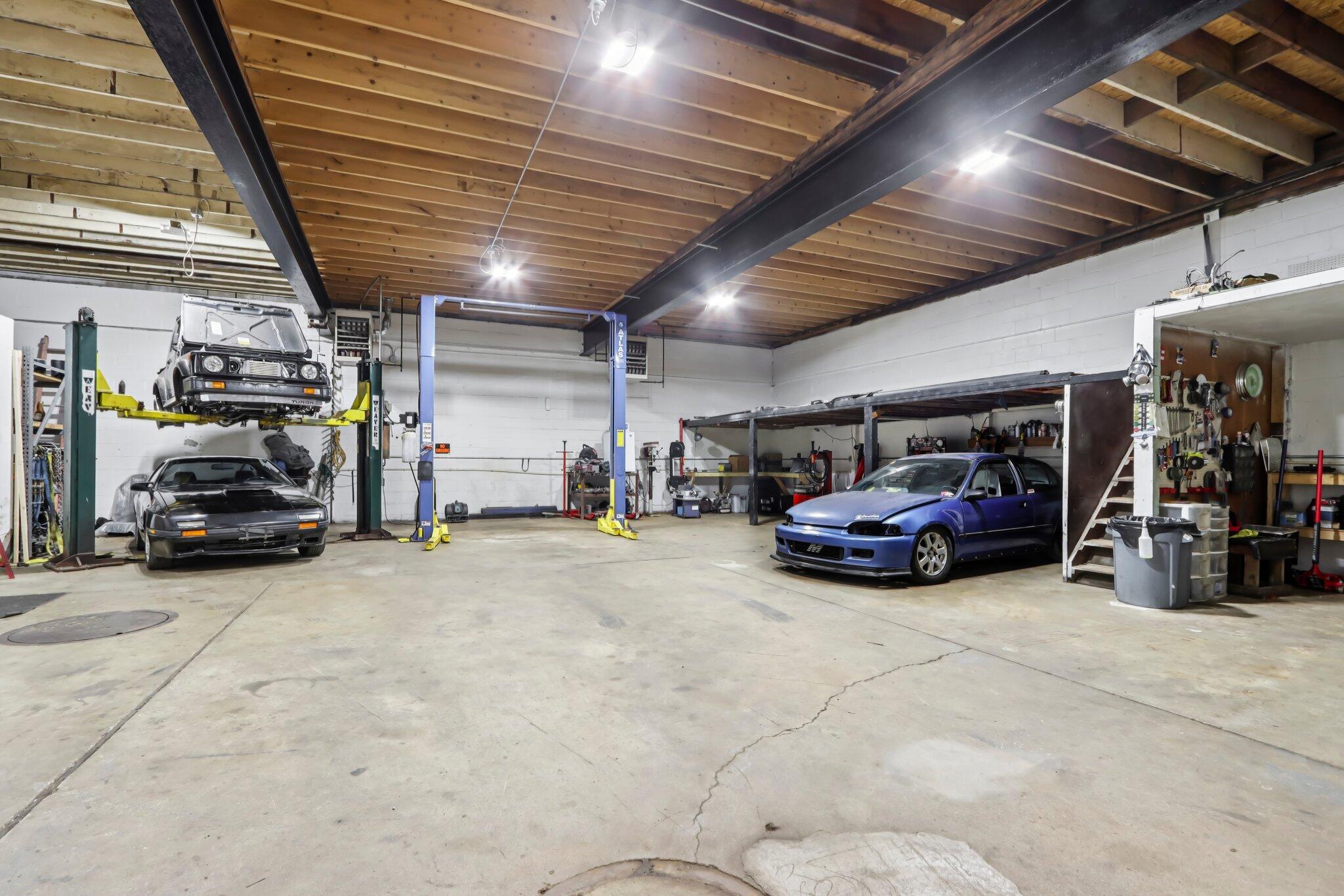 9205 South Chicago Road Oak Creek, WI 53154 - Photo 5 of 48 Shop