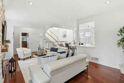 $1,999,000 | 10900 Lucky Oak Street, Cupertino, CA 95014