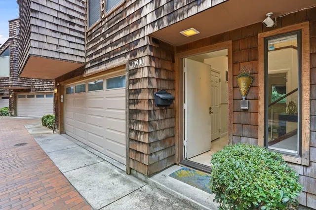$1,999,000 | 10900 Lucky Oak Street, Cupertino, CA 95014