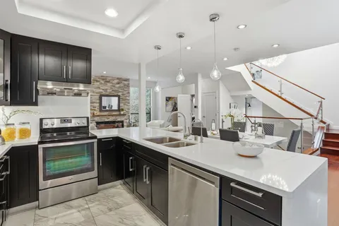 $1,999,000 | 10900 Lucky Oak Street, Cupertino, CA 95014