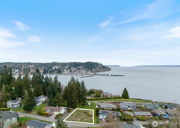 $199,950 | 24700 Taree Boulevard Northeast, Kingston, WA 98346
