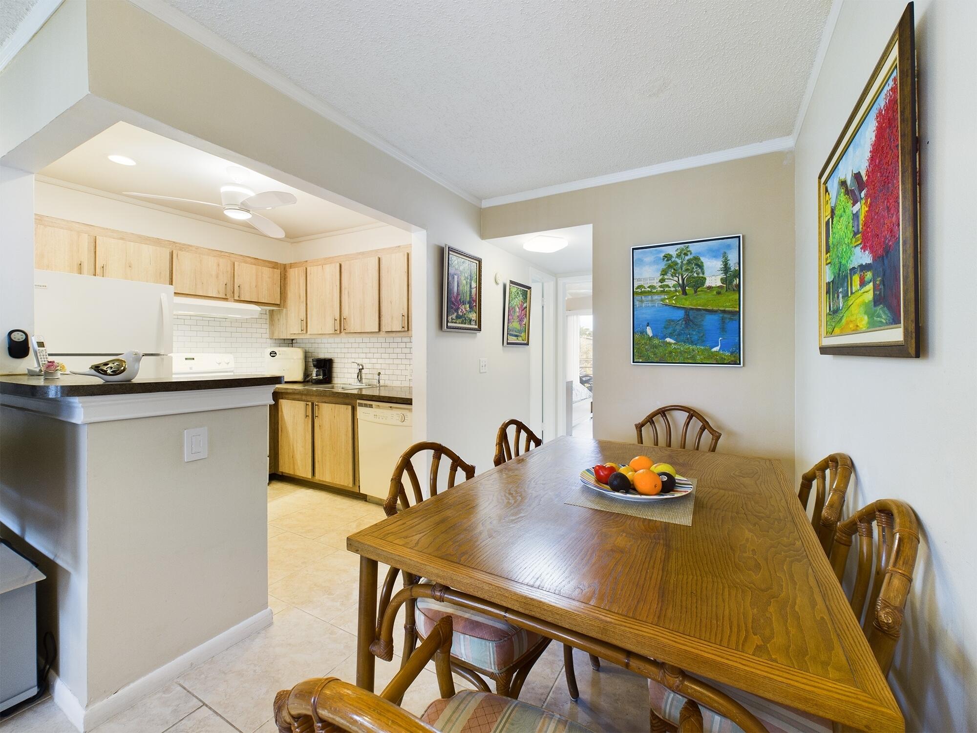 414 Mansfield I Boca Raton, FL 33434 - Photo 3 of 20 Dining Room/Kitchen