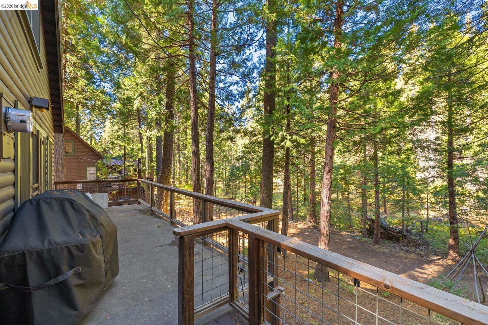 105 Pinecrest Lake Road Pinecrest, CA 95364 - Photo 31 of 35 Back deck