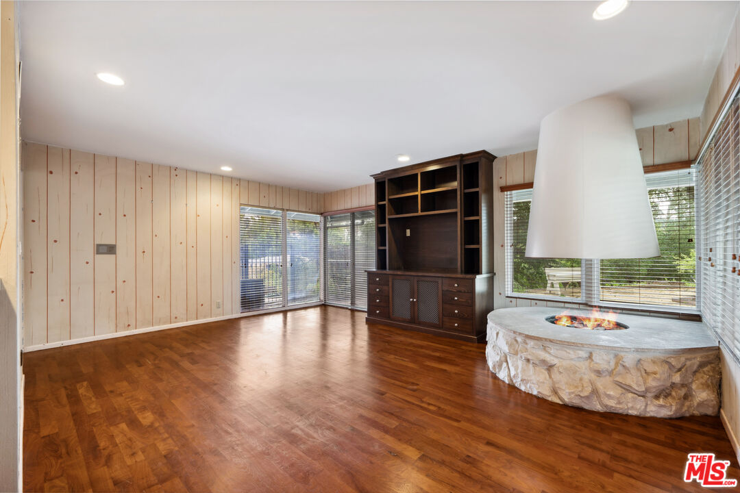 15901 High Knoll Road Encino, CA 91436 - Photo 13 of 41