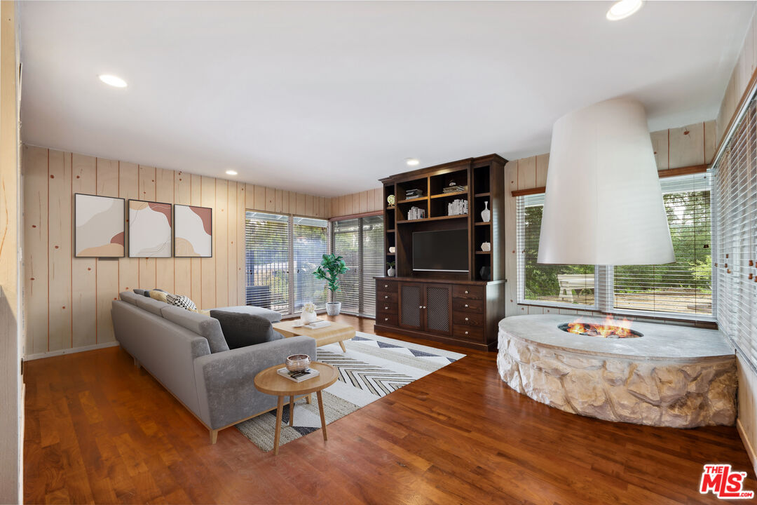 15901 High Knoll Road Encino, CA 91436 - Photo 14 of 41