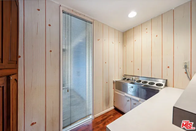 $3,125,000 | 15901 High Knoll Road, Encino, CA 91436