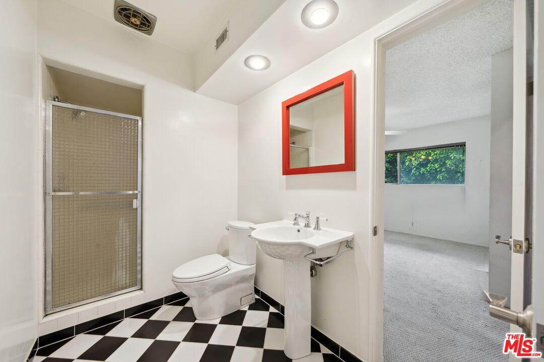 15901 High Knoll Road Encino, CA 91436 - Photo 27 of 41