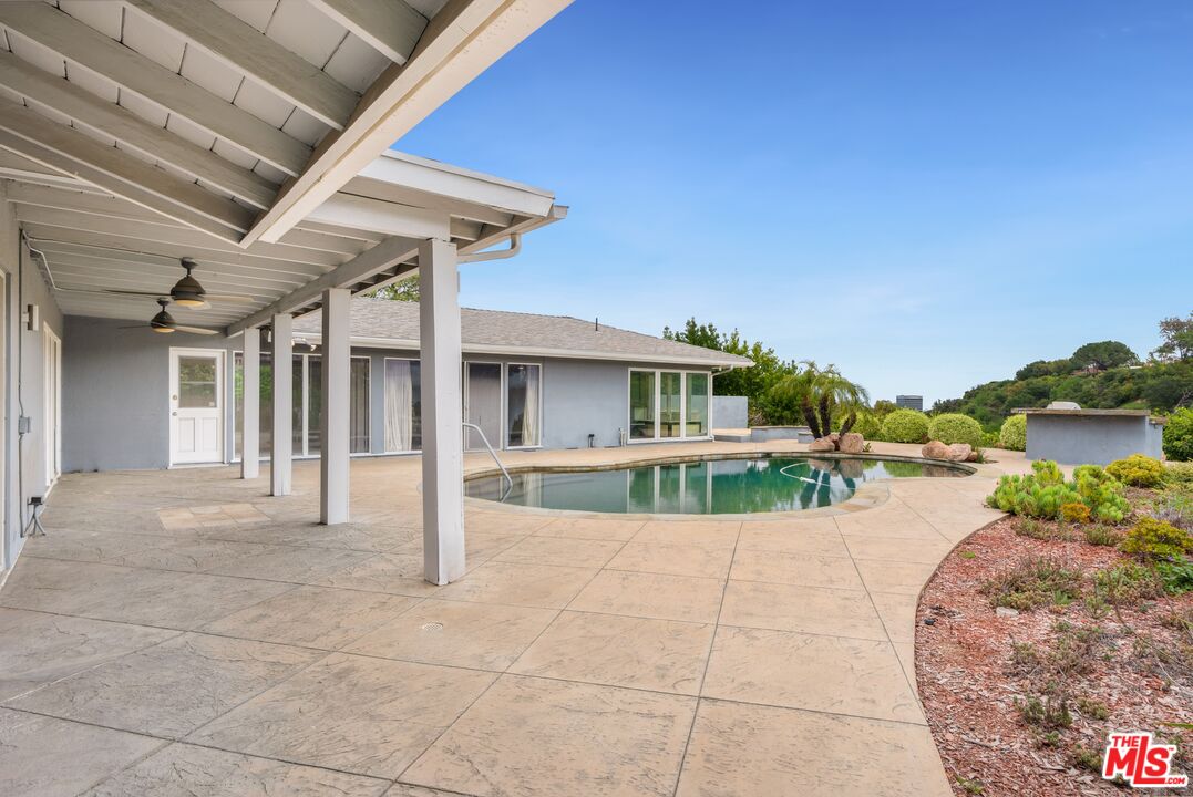 15901 High Knoll Road Encino, CA 91436 - Photo 29 of 41