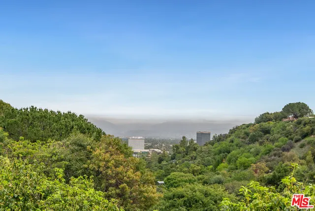 $3,125,000 | 15901 High Knoll Road, Encino, CA 91436