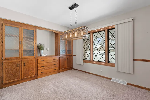 $549,900 | S14-w31855 High Meadow Lane, Delafield, WI 53018