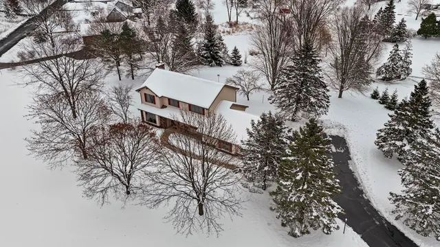 $549,900 | S14-w31855 High Meadow Lane, Delafield, WI 53018