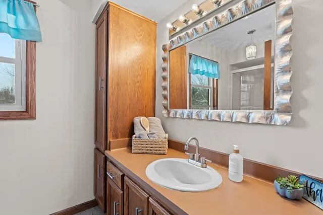 $549,900 | S14-w31855 High Meadow Lane, Delafield, WI 53018