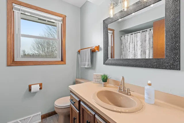 $549,900 | S14-w31855 High Meadow Lane, Delafield, WI 53018