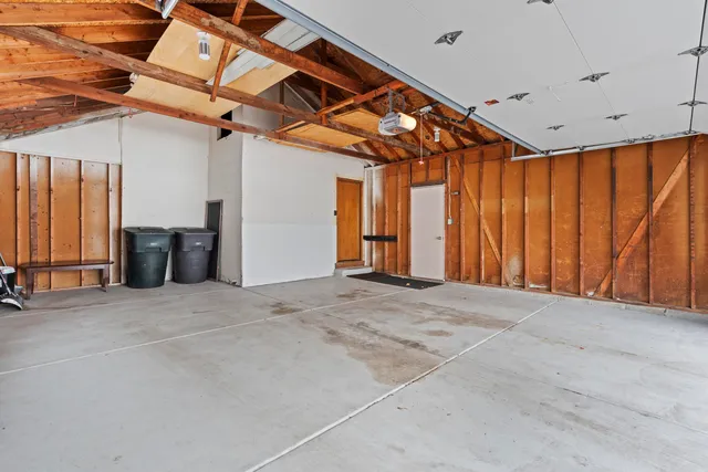 $549,900 | S14-w31855 High Meadow Lane, Delafield, WI 53018