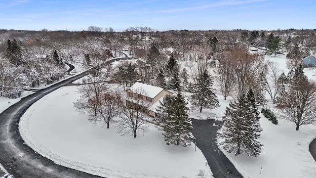 $549,900 | S14-w31855 High Meadow Lane, Delafield, WI 53018