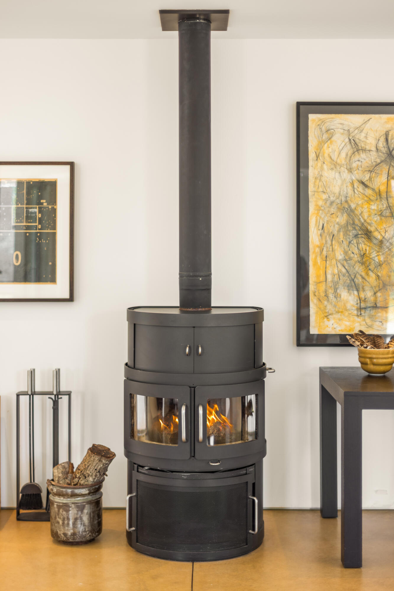 12179 Koenigstein Road Santa Paula, CA 93060 - Photo 23 of 43 a living room with furniture and a window