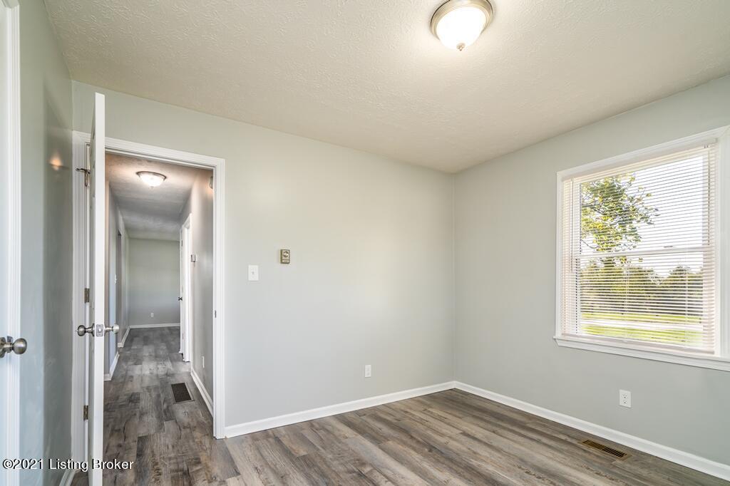 704 McCoun Road Smithfield, KY 40068 - Photo 20 of 49 Bedroom 2, 2