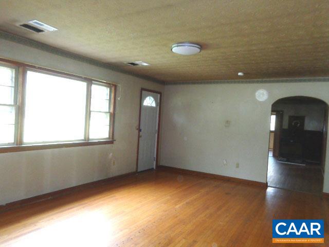 18685 Bergton Road Bergton, VA 22811 - Photo 6 of 18 a view of empty room with window