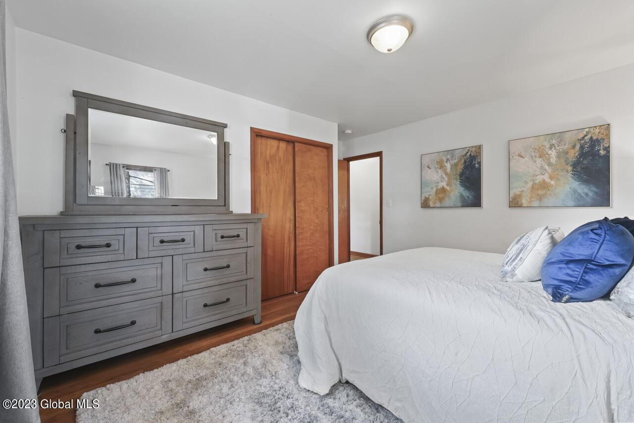 31 Hillcrest Road Colonie, NY 12110 - Photo 23 of 39 63-DSC04357