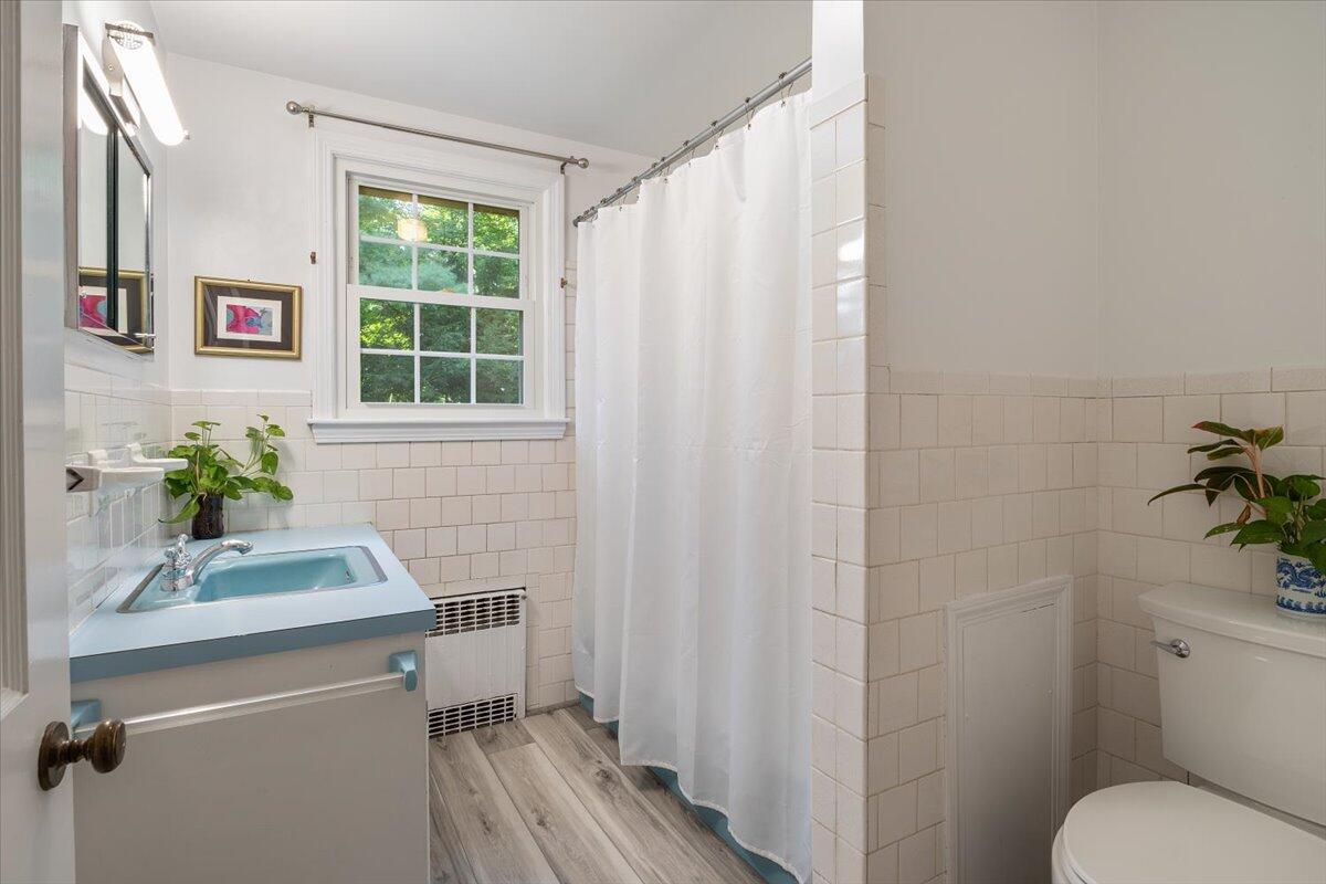 6 Cottage Farms Road Cumberland Center, ME 04021 - Photo 23 of 41 Charming bathroom