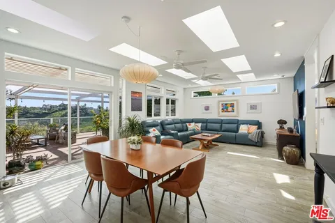 $2,449,000 | 29500 Heathercliff Road, Unit 105, Malibu, CA 90265