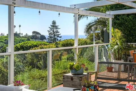 $2,449,000 | 29500 Heathercliff Road, Unit 105, Malibu, CA 90265