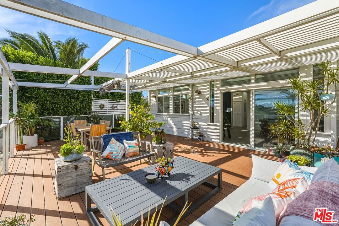 29500 Heathercliff Road, Unit 105 Malibu, CA 90265 - Photo 22 of 67