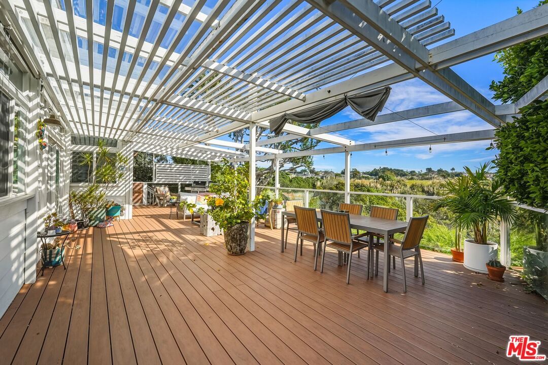 29500 Heathercliff Road, Unit 105 Malibu, CA 90265 - Photo 26 of 67