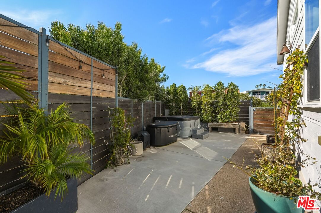 29500 Heathercliff Road, Unit 105 Malibu, CA 90265 - Photo 28 of 67