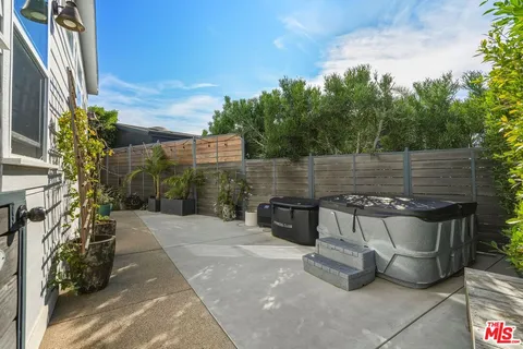 $2,449,000 | 29500 Heathercliff Road, Unit 105, Malibu, CA 90265