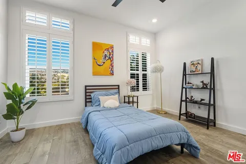 $2,449,000 | 29500 Heathercliff Road, Unit 105, Malibu, CA 90265